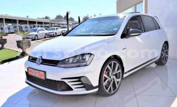 اشتري مستعمل Volkswagen Golf GTI White سيارة في Hlotse في Leribe اشتري مستعمل Volkswagen Golf GTI White سيارة في Hlotse في Leribe