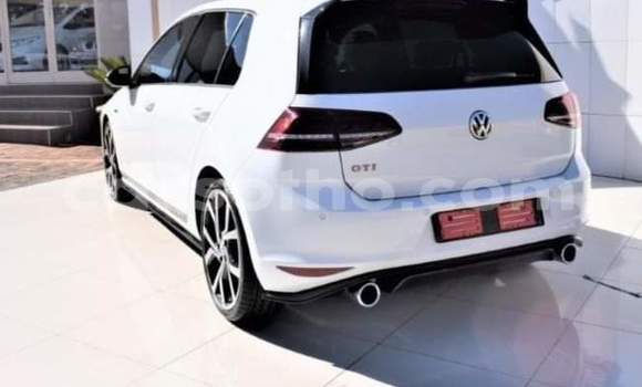 اشتري مستعمل Volkswagen Golf GTI White سيارة في Hlotse في Leribe اشتري مستعمل Volkswagen Golf GTI White سيارة في Hlotse في Leribe