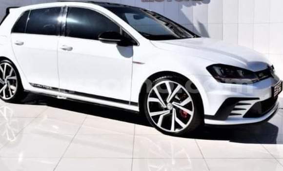 اشتري مستعمل Volkswagen Golf GTI White سيارة في Hlotse في Leribe اشتري مستعمل Volkswagen Golf GTI White سيارة في Hlotse في Leribe