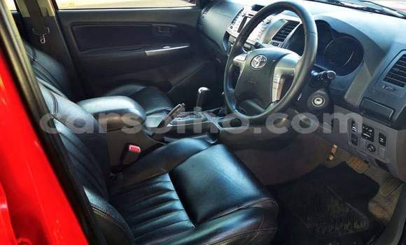 Sayi Na hannu Toyota Hilux Red Mota in Hlotse a Leribe Sayi Na hannu Toyota Hilux Red Mota in Hlotse a Leribe