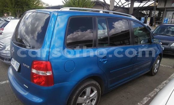 Buy Used Volkswagen Touran Blue Car in Maseru in Maseru Buy Used Volkswagen Touran Blue Car in Maseru in Maseru