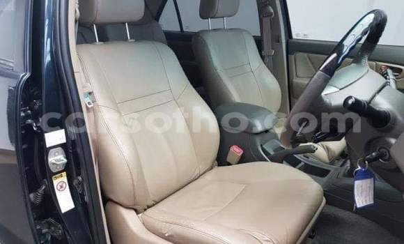 Acheter Occasion Voiture Toyota Fortuner Noir à Hlotse, Leribe Acheter Occasion Voiture Toyota Fortuner Noir à Hlotse, Leribe