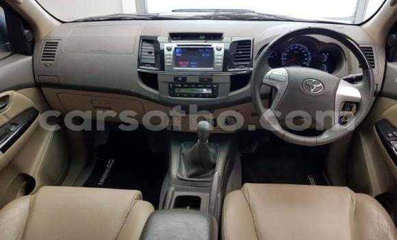 Acheter Occasion Voiture Toyota Fortuner Noir à Hlotse, Leribe Acheter Occasion Voiture Toyota Fortuner Noir à Hlotse, Leribe