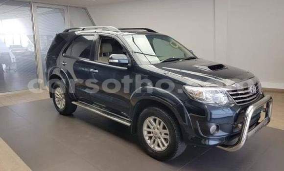 Acheter Occasion Voiture Toyota Fortuner Noir à Hlotse, Leribe Acheter Occasion Voiture Toyota Fortuner Noir à Hlotse, Leribe