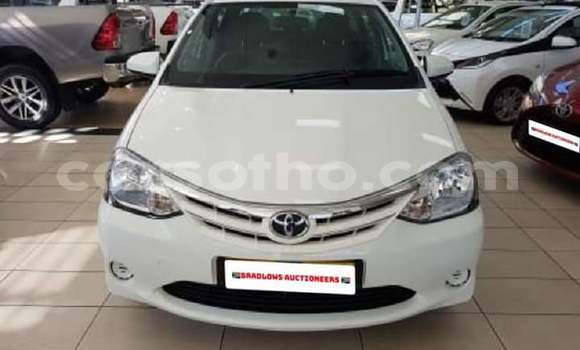 Sayi Na hannu Toyota Etios White Mota in Mafeteng a Mafeteng Sayi Na hannu Toyota Etios White Mota in Mafeteng a Mafeteng