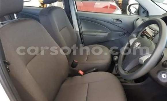 Sayi Na hannu Toyota Etios White Mota in Mafeteng a Mafeteng Sayi Na hannu Toyota Etios White Mota in Mafeteng a Mafeteng