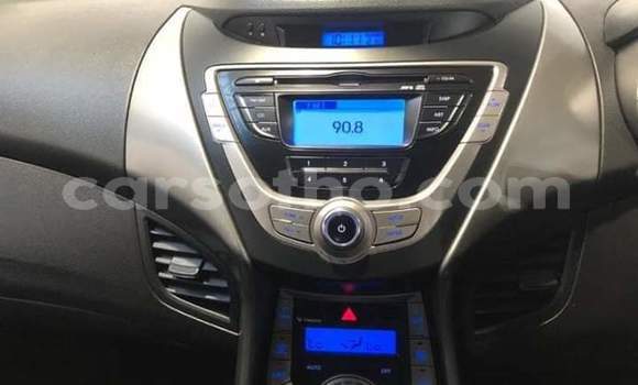 Sayi Na hannu Hyundai Elantra White Mota in Mafeteng a Mafeteng Sayi Na hannu Hyundai Elantra White Mota in Mafeteng a Mafeteng