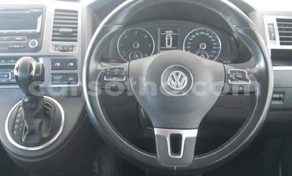 Sayi Na hannu Volkswagen Caravelle White Mota in Mafeteng a Mafeteng Sayi Na hannu Volkswagen Caravelle White Mota in Mafeteng a Mafeteng