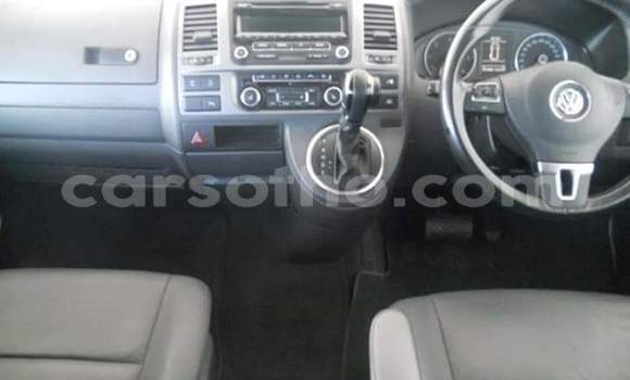 Sayi Na hannu Volkswagen Caravelle White Mota in Mafeteng a Mafeteng Sayi Na hannu Volkswagen Caravelle White Mota in Mafeteng a Mafeteng