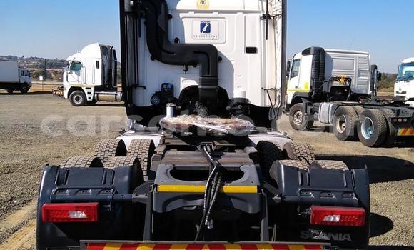 Buy Used Scania R420 White Truck in Butha–Buthe in Thaba-Tseka Buy Used Scania R420 White Truck in Butha–Buthe in Thaba-Tseka