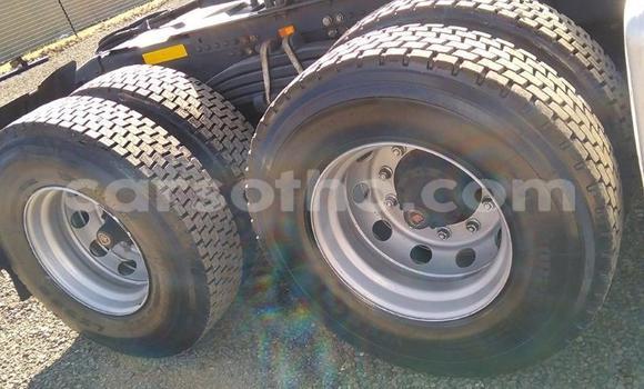 Buy Used Scania R420 White Truck in Butha–Buthe in Thaba-Tseka Buy Used Scania R420 White Truck in Butha–Buthe in Thaba-Tseka