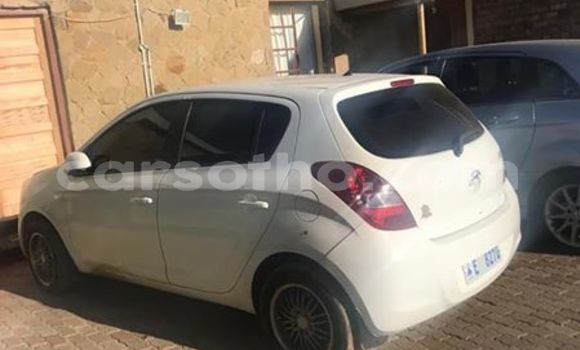 Buy Used Hyundai i20 White Car in Maseru in Maseru Buy Used Hyundai i20 White Car in Maseru in Maseru