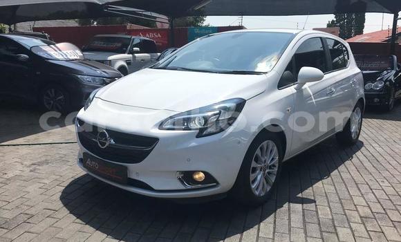 Sayi Na hannu Opel Corsa White Mota in Roma a Maseru Sayi Na hannu Opel Corsa White Mota in Roma a Maseru