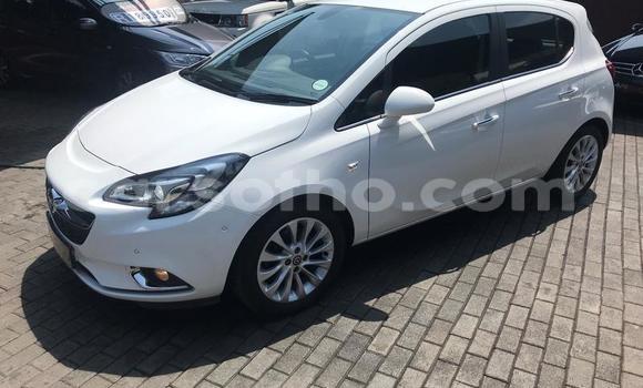 Sayi Na hannu Opel Corsa White Mota in Roma a Maseru Sayi Na hannu Opel Corsa White Mota in Roma a Maseru
