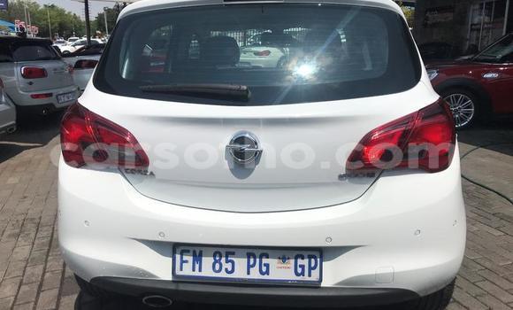 Sayi Na hannu Opel Corsa White Mota in Roma a Maseru Sayi Na hannu Opel Corsa White Mota in Roma a Maseru