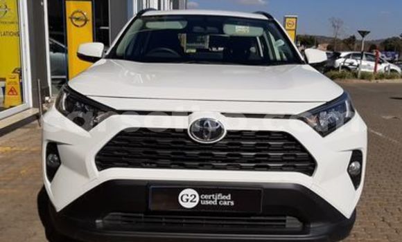 اشتري مستعمل Toyota RAV4 White سيارة في Maseru في Maseru اشتري مستعمل Toyota RAV4 White سيارة في Maseru في Maseru