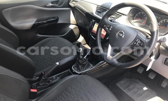 Sayi Na hannu Opel Corsa White Mota in Roma a Maseru Sayi Na hannu Opel Corsa White Mota in Roma a Maseru