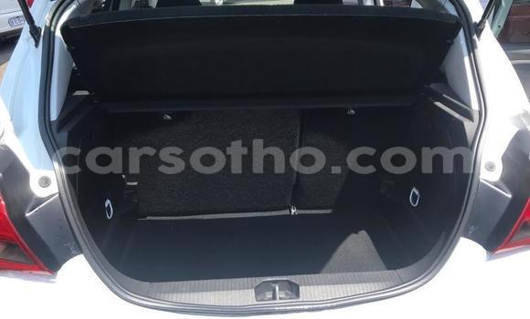 Sayi Na hannu Opel Corsa White Mota in Roma a Maseru Sayi Na hannu Opel Corsa White Mota in Roma a Maseru