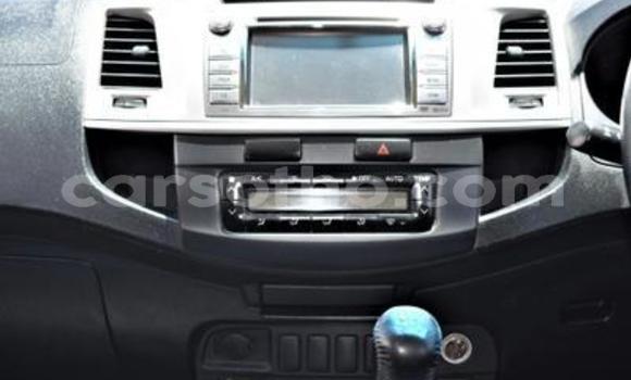Sayi Na hannu Toyota Hilux White Mota in Maseru a Maseru Sayi Na hannu Toyota Hilux White Mota in Maseru a Maseru