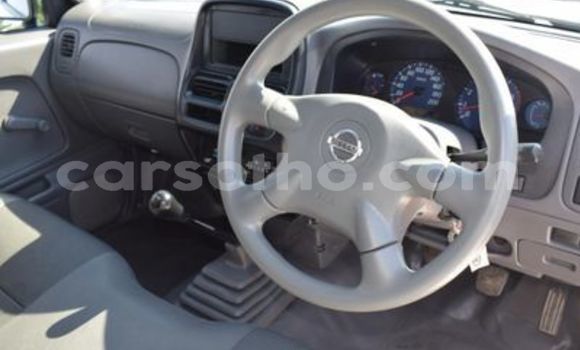 Sayi Na hannu Nissan NP 300 White Mota in Maseru a Maseru Sayi Na hannu Nissan NP 300 White Mota in Maseru a Maseru