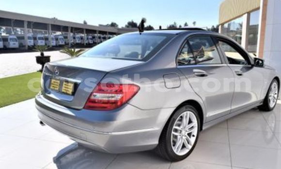 Sayi Na hannu Mercedes-Benz C–Class Silver Mota in Maseru a Maseru Sayi Na hannu Mercedes-Benz C–Class Silver Mota in Maseru a Maseru