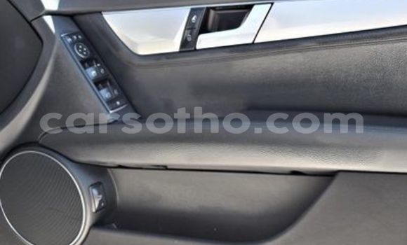 Sayi Na hannu Mercedes-Benz C–Class Silver Mota in Maseru a Maseru Sayi Na hannu Mercedes-Benz C–Class Silver Mota in Maseru a Maseru