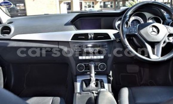 Sayi Na hannu Mercedes-Benz C–Class Silver Mota in Maseru a Maseru Sayi Na hannu Mercedes-Benz C–Class Silver Mota in Maseru a Maseru