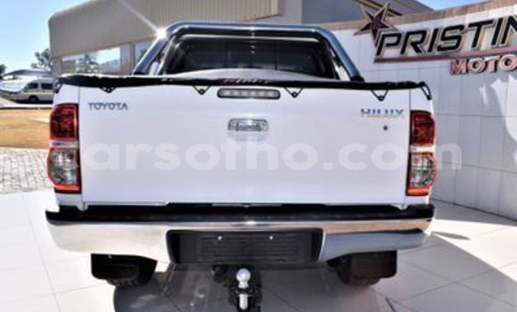 Buy Used Toyota Hilux White Car in Maseru in Maseru Buy Used Toyota Hilux White Car in Maseru in Maseru
