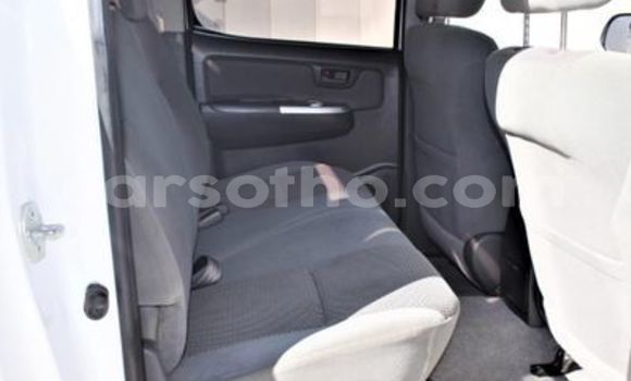 Buy Used Toyota Hilux White Car in Maseru in Maseru Buy Used Toyota Hilux White Car in Maseru in Maseru