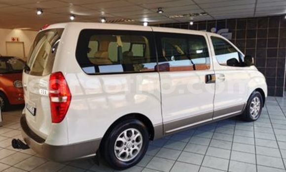 Acheter Occasion Voiture Hyundai H1 Blanc à Butha Buthe, Butha-Buthe Acheter Occasion Voiture Hyundai H1 Blanc à Butha Buthe, Butha-Buthe