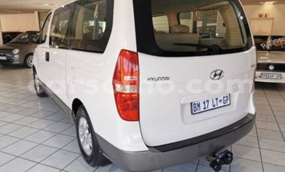 Acheter Occasion Voiture Hyundai H1 Blanc à Butha Buthe, Butha-Buthe Acheter Occasion Voiture Hyundai H1 Blanc à Butha Buthe, Butha-Buthe
