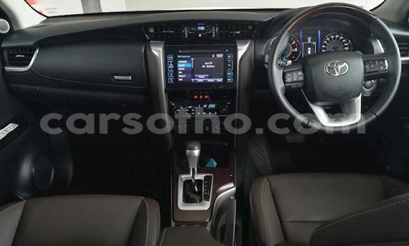 Sayi Na hannu Toyota Fortuner White Mota in Maseru a Maseru Sayi Na hannu Toyota Fortuner White Mota in Maseru a Maseru
