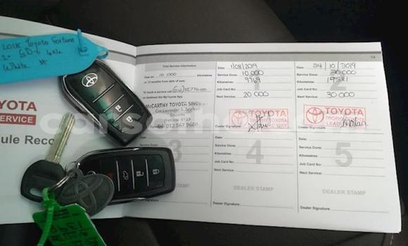 Sayi Na hannu Toyota Fortuner White Mota in Maseru a Maseru Sayi Na hannu Toyota Fortuner White Mota in Maseru a Maseru