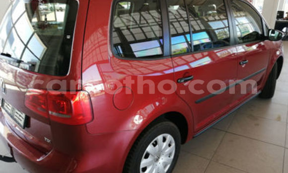 Sayi Na hannu Volkswagen Touran Red Mota in Maseru a Maseru Sayi Na hannu Volkswagen Touran Red Mota in Maseru a Maseru