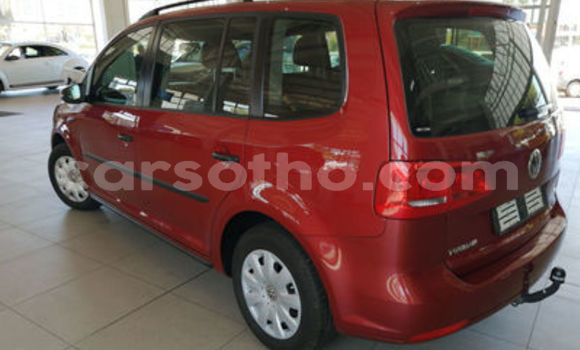 Sayi Na hannu Volkswagen Touran Red Mota in Maseru a Maseru Sayi Na hannu Volkswagen Touran Red Mota in Maseru a Maseru