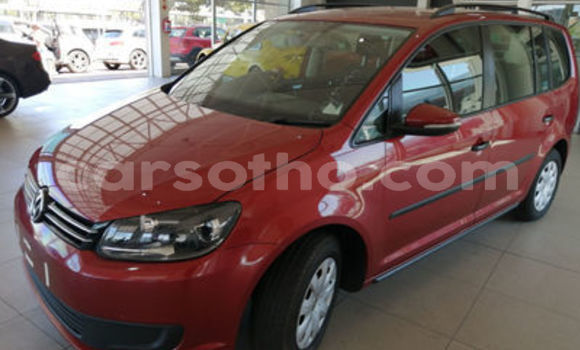 Sayi Na hannu Volkswagen Touran Red Mota in Maseru a Maseru Sayi Na hannu Volkswagen Touran Red Mota in Maseru a Maseru
