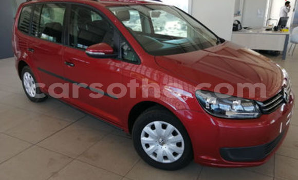 Sayi Na hannu Volkswagen Touran Red Mota in Maseru a Maseru Sayi Na hannu Volkswagen Touran Red Mota in Maseru a Maseru