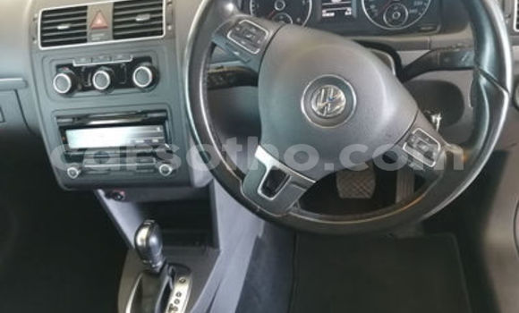 Sayi Na hannu Volkswagen Touran Red Mota in Maseru a Maseru Sayi Na hannu Volkswagen Touran Red Mota in Maseru a Maseru