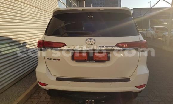 Buy Used Toyota Fortuner White Car in Maseru in Maseru Buy Used Toyota Fortuner White Car in Maseru in Maseru