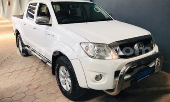 Buy Used Toyota Hilux White Car in Maseru in Maseru Buy Used Toyota Hilux White Car in Maseru in Maseru
