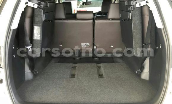Acheter Occasion Voiture Toyota Fortuner Blanc à Maseru, Maseru Acheter Occasion Voiture Toyota Fortuner Blanc à Maseru, Maseru