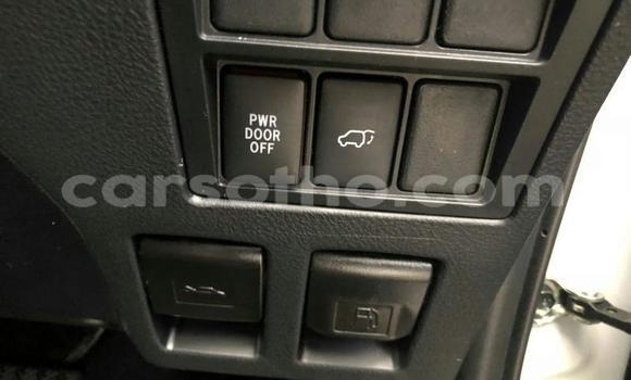 Acheter Occasion Voiture Toyota Fortuner Blanc à Maseru, Maseru Acheter Occasion Voiture Toyota Fortuner Blanc à Maseru, Maseru