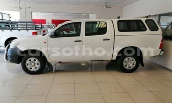 اشتري مستعمل Toyota Hilux White سيارة في Maseru في Maseru اشتري مستعمل Toyota Hilux White سيارة في Maseru في Maseru
