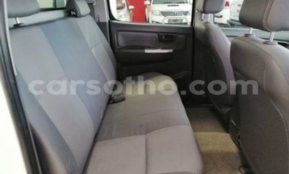 اشتري مستعمل Toyota Hilux White سيارة في Maseru في Maseru اشتري مستعمل Toyota Hilux White سيارة في Maseru في Maseru