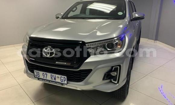 Sayi Na hannu Toyota Hilux Silver Mota in Maseru a Maseru Sayi Na hannu Toyota Hilux Silver Mota in Maseru a Maseru