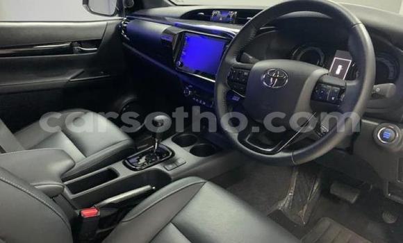 Sayi Na hannu Toyota Hilux Silver Mota in Maseru a Maseru Sayi Na hannu Toyota Hilux Silver Mota in Maseru a Maseru