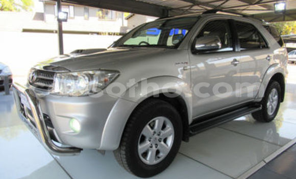 Acheter Occasion Voiture Toyota Fortuner Gris à Maseru, Maseru Acheter Occasion Voiture Toyota Fortuner Gris à Maseru, Maseru