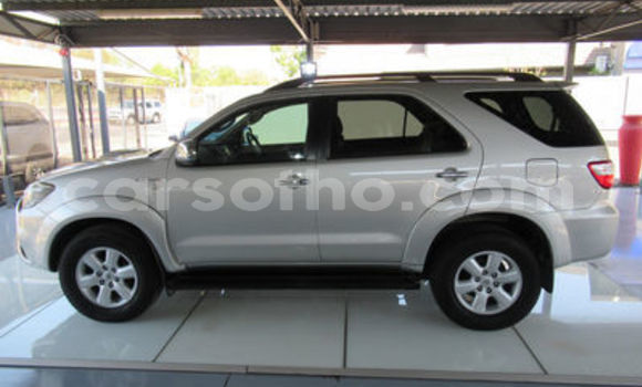 Acheter Occasion Voiture Toyota Fortuner Gris à Maseru, Maseru Acheter Occasion Voiture Toyota Fortuner Gris à Maseru, Maseru