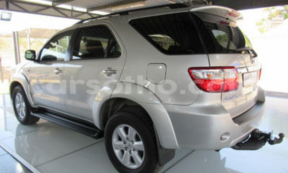 Acheter Occasion Voiture Toyota Fortuner Gris à Maseru, Maseru Acheter Occasion Voiture Toyota Fortuner Gris à Maseru, Maseru