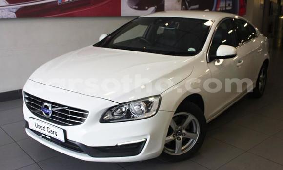 Acheter Occasion Voiture Volvo S60 Blanc à Maseru, Maseru Acheter Occasion Voiture Volvo S60 Blanc à Maseru, Maseru